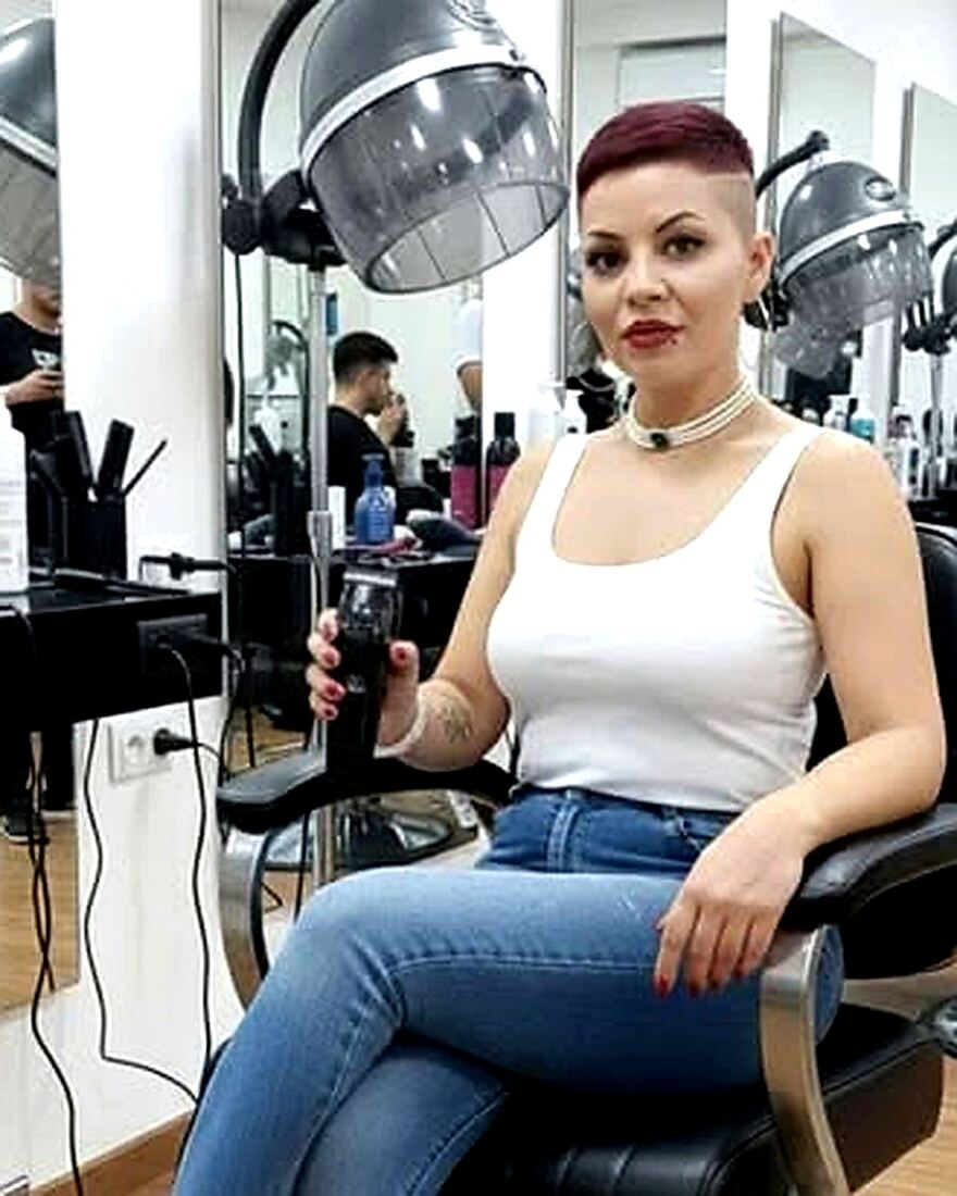 Ioana in Salon Ioana Style